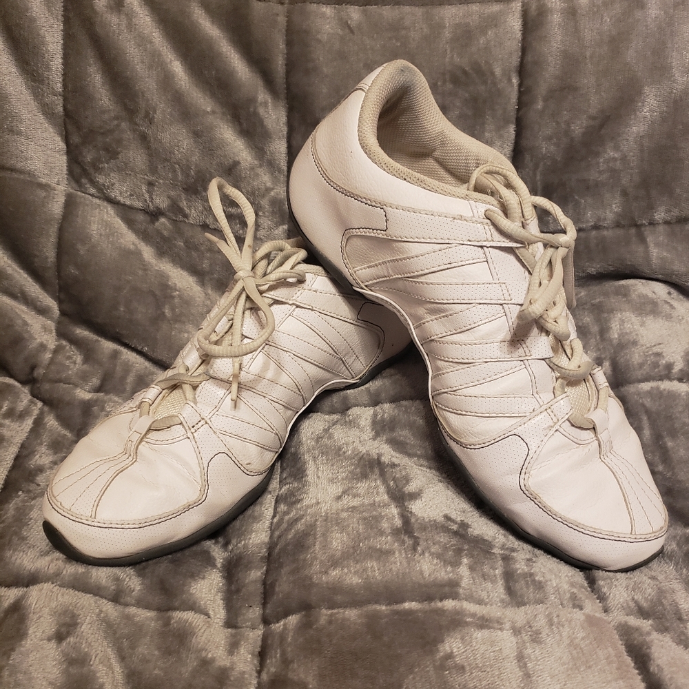 Nike tennis shoes